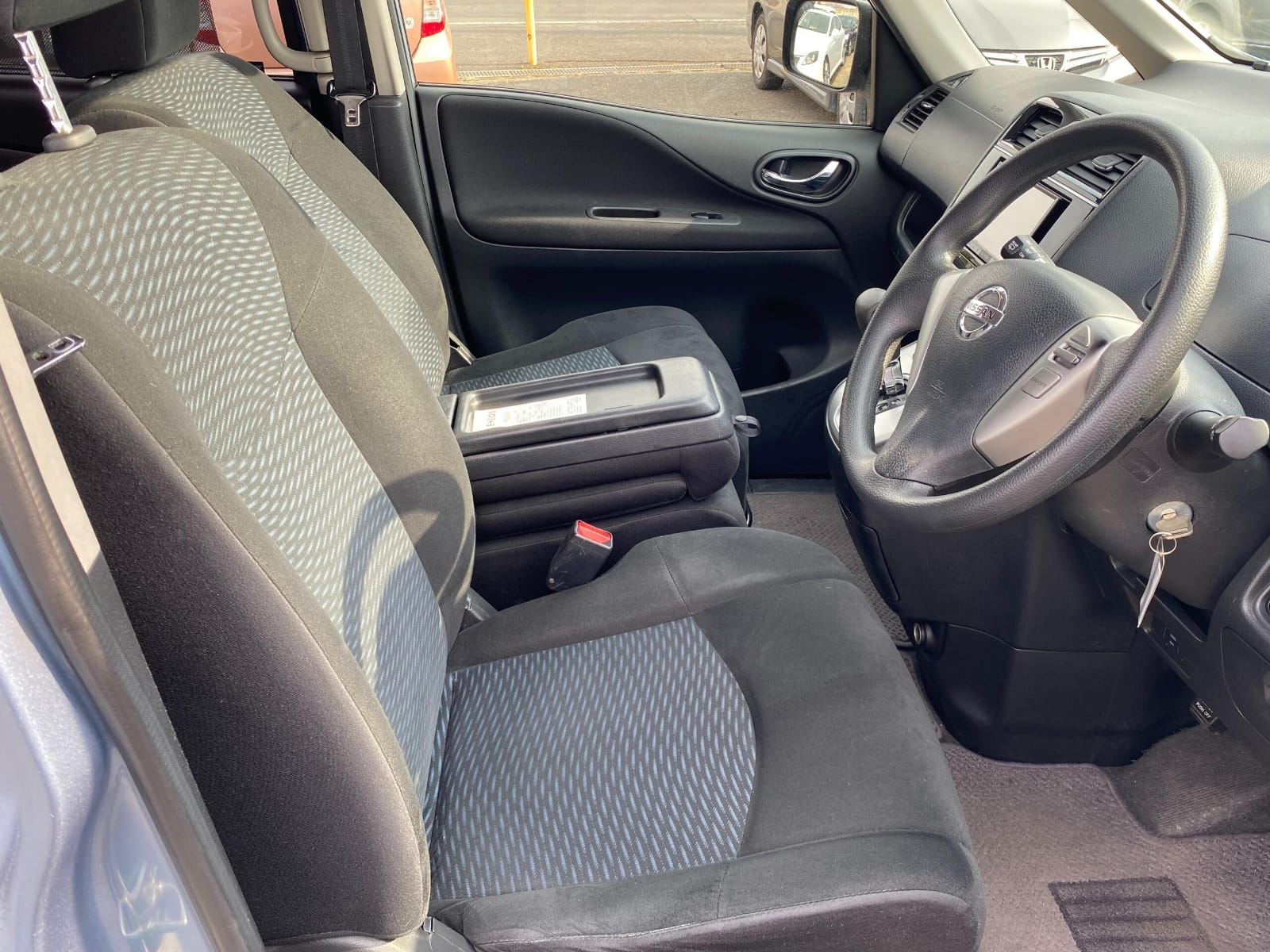 2013 NISSAN SERENA